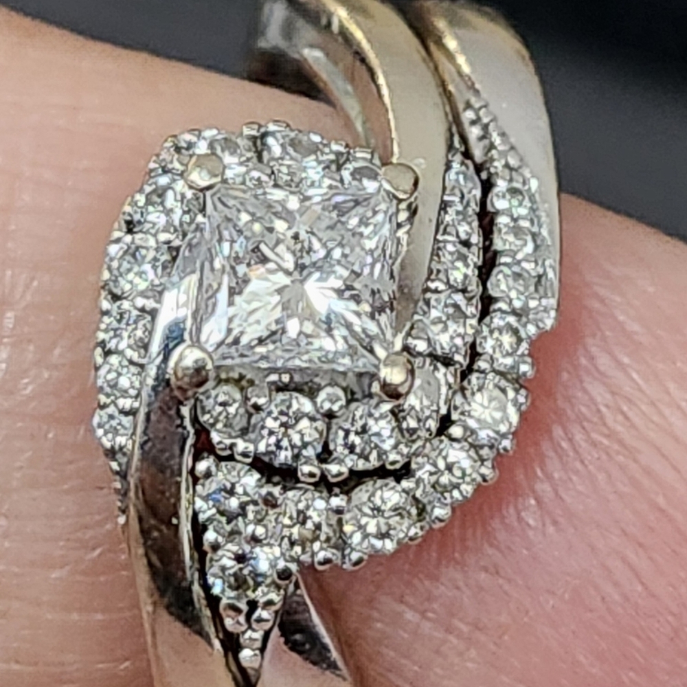 Beautiful Ben moss diamond ring with all paperwork